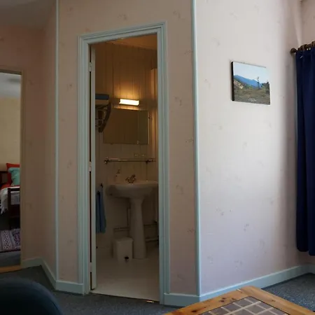 Les Neuf Bouleaux Bed & Breakfast 3*