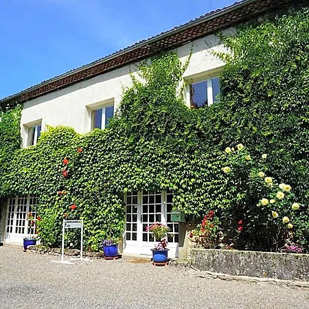 Les Neuf Bouleaux Bed and breakfast 3*