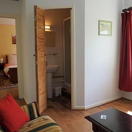 Les Neuf Bouleaux Bed and breakfast 3*